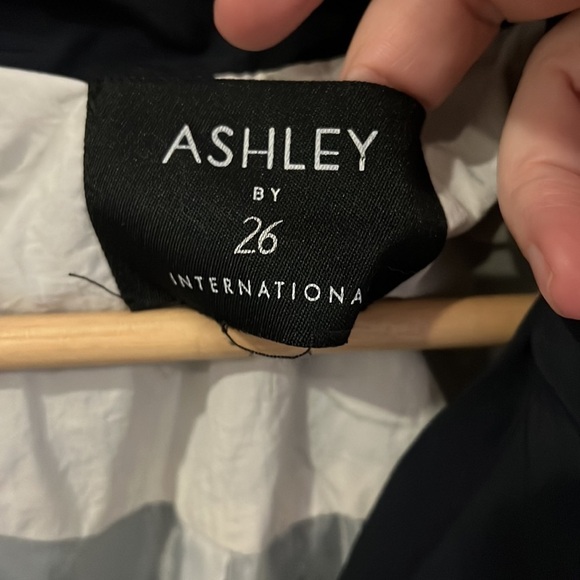 đť…şASHLEY by 26 International Vintage Style Windbreaker - Picture 3 of 5